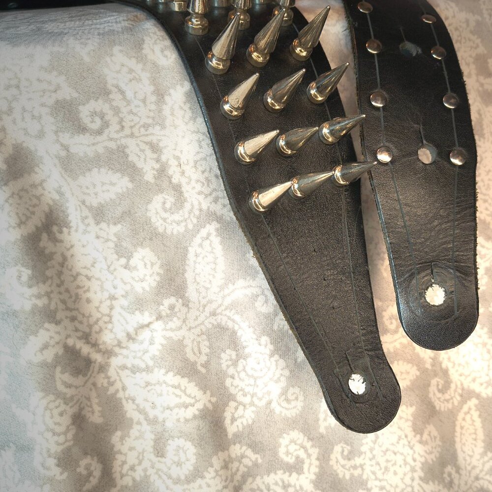 Handmade leather 2.5" with 3 row 1" spike Metal Devastation custom guitar strap - Picture 11 of 11